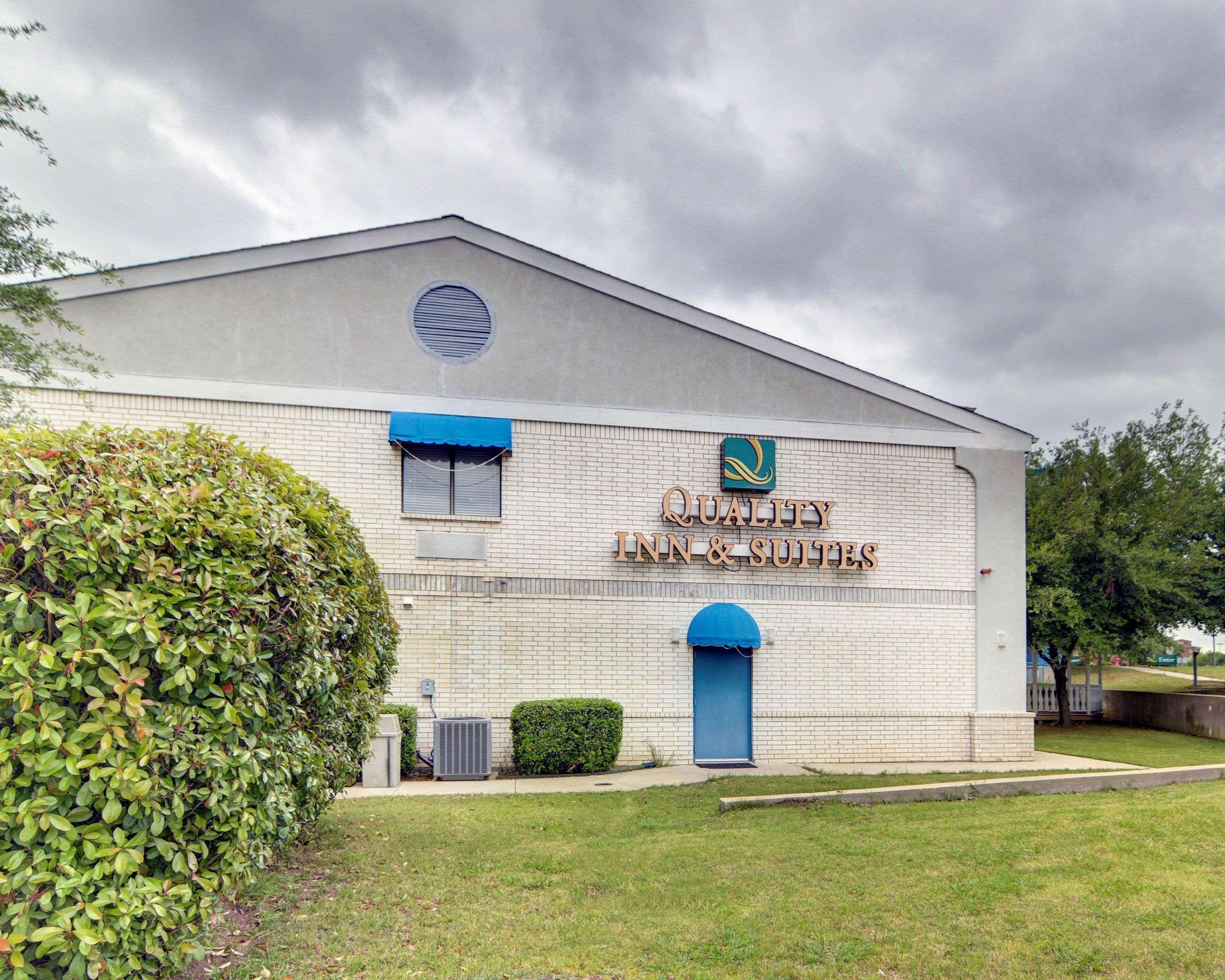 Quality Inn & Suites Grand Prairie Exterior foto