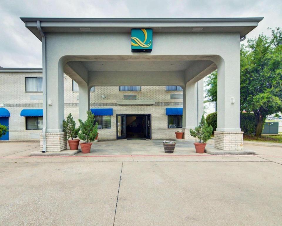 Quality Inn & Suites Grand Prairie Exterior foto
